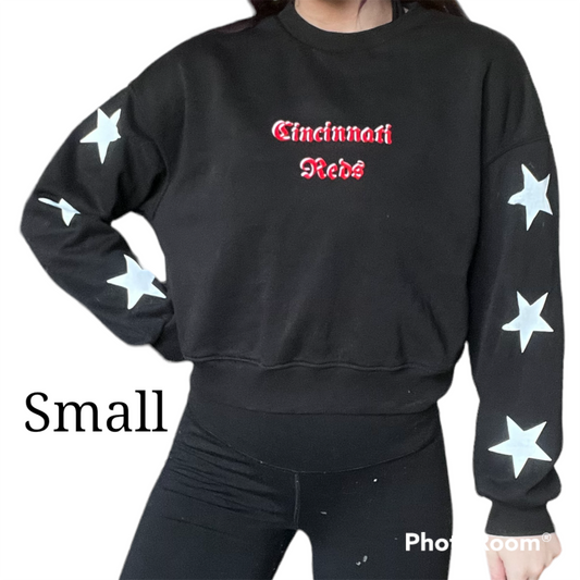 Cincinnati Reds star sleeve sweater